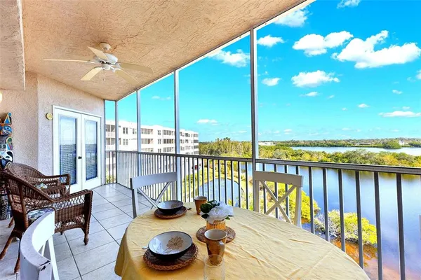 $2,750 | 6475 Shoreline Drive, Unit 5403, St. Petersburg, FL 33708