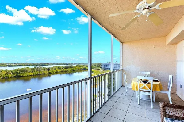 $2,750 | 6475 Shoreline Drive, Unit 5403, St. Petersburg, FL 33708