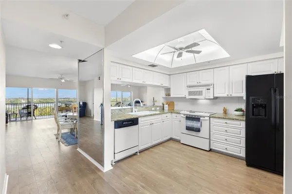 $2,750 | 6475 Shoreline Drive, Unit 5403, St. Petersburg, FL 33708