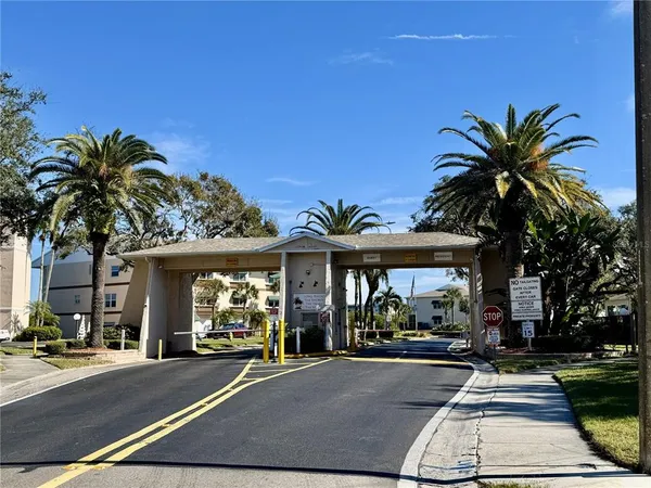 $2,750 | 6475 Shoreline Drive, Unit 5403, St. Petersburg, FL 33708