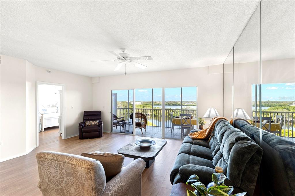 6475 Shoreline Drive, Unit 5403 St. Petersburg, FL 33708 - Photo 8 of 46