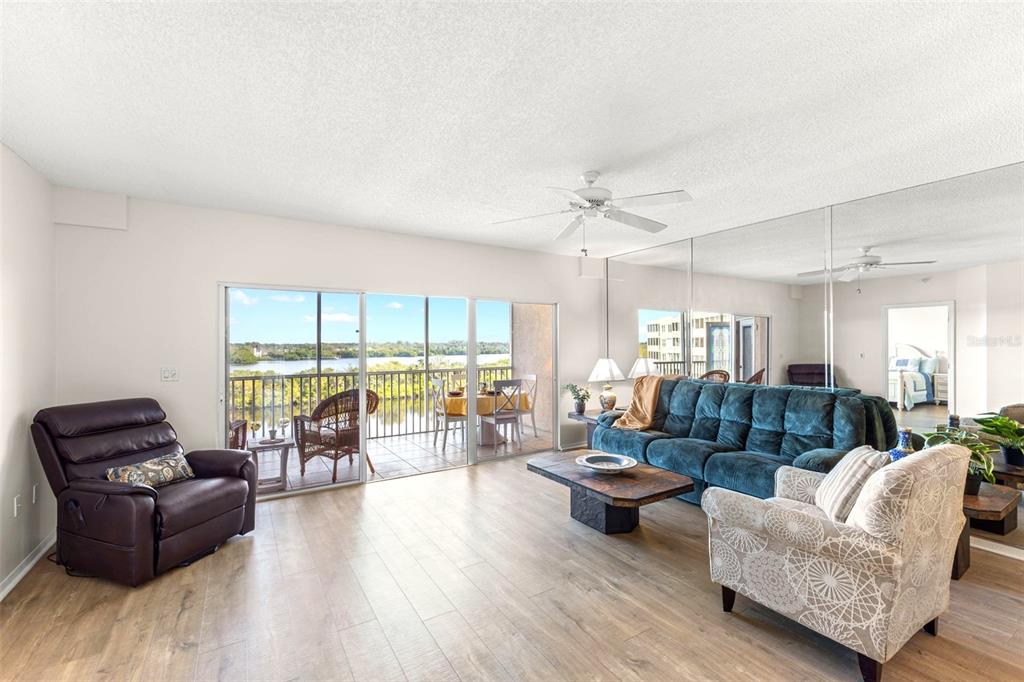 6475 Shoreline Drive, Unit 5403 St. Petersburg, FL 33708 - Photo 9 of 46