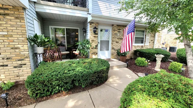 $197,500 | 1021 Prairie Drive, Unit 101, Mount Pleasant, WI 53406