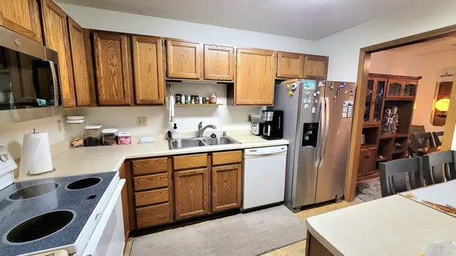 $197,500 | 1021 Prairie Drive, Unit 101, Mount Pleasant, WI 53406