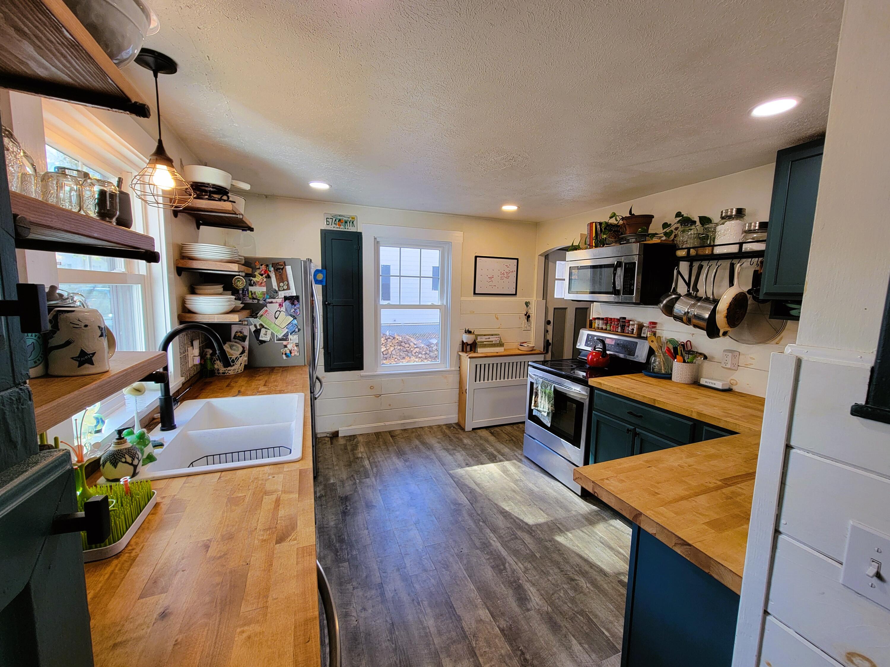 40 Locke Street Saco, ME 04072 - Photo 4 of 26 004 - 40 Locke Street