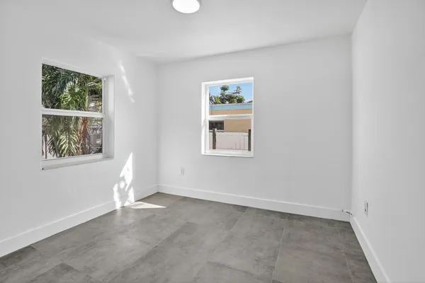 $2,495 | 642 Southwest 11th Street, Hallandale Beach, FL 33009