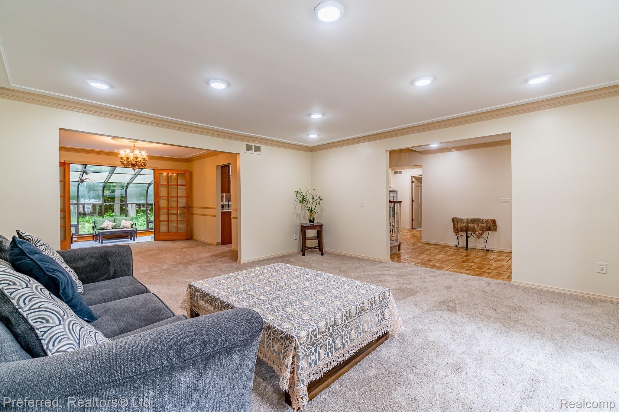 30210 High Valley Road Farmington, MI 48331 - Photo 6 of 40 High Valley -11.jpg