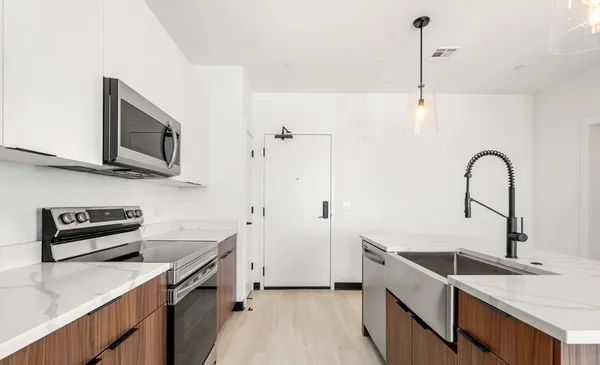 $2,500 | 600 Broadway, Unit 602, Chelsea, MA 02150