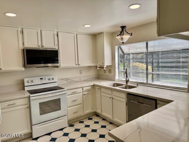 44128 Fine Circle Lancaster, CA 93536 - Photo 2 of 59 IMG_0351