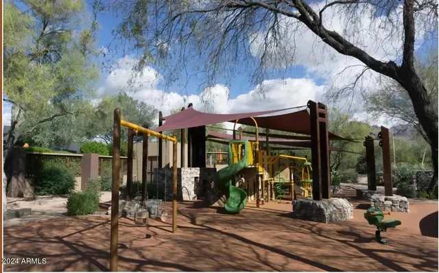 $1,652 | 9393 East Palo Brea Bend, Unit A2, Scottsdale, AZ 85255