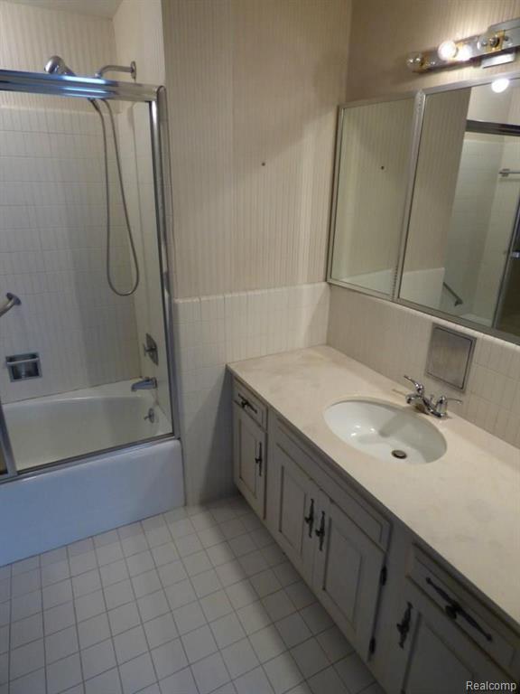 25720 Southfield Road, Unit 102 Southfield, MI 48075 - Photo 34 of 39
