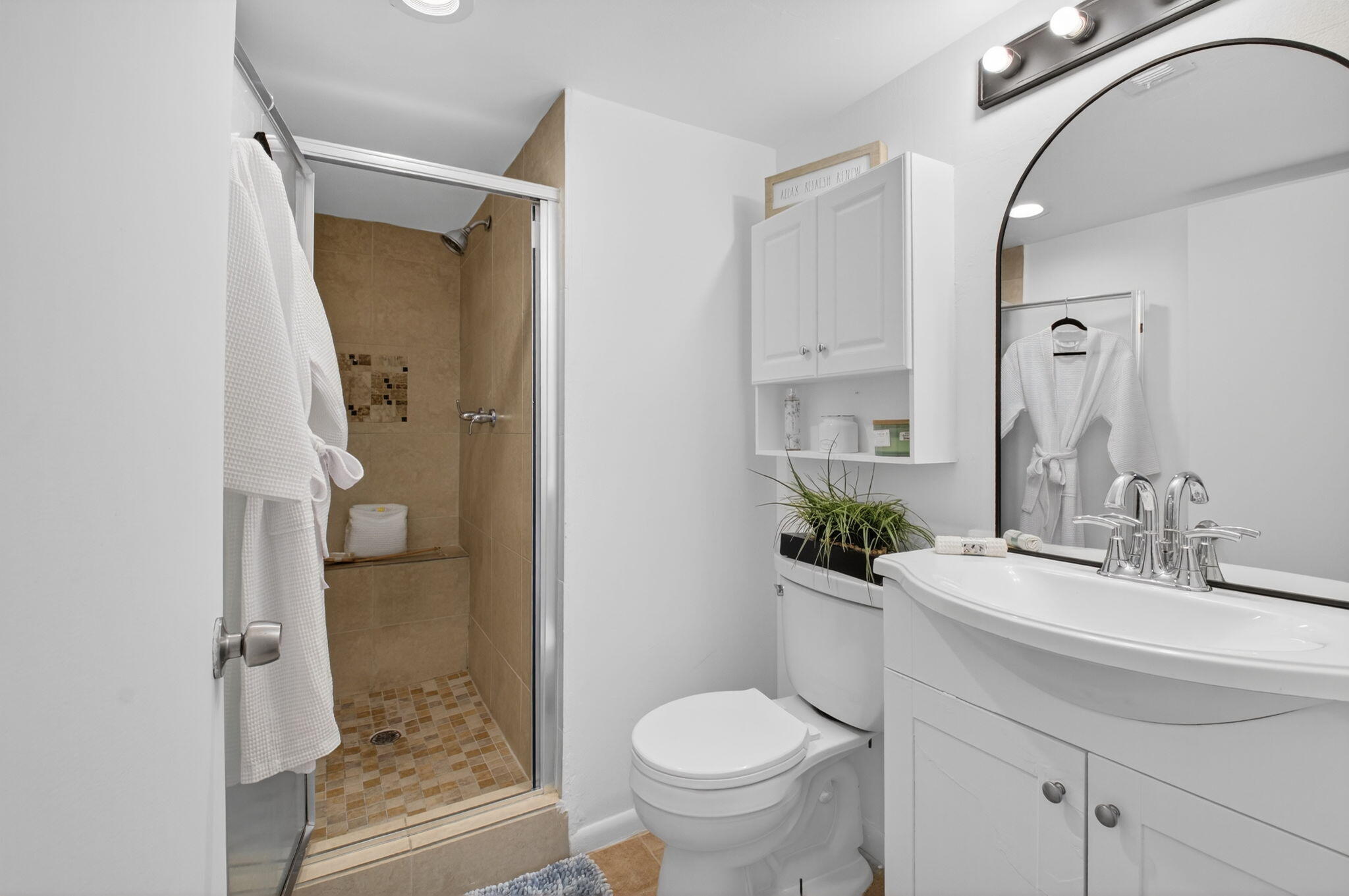 9370 Southwest 8th Street, Unit 410 Boca Raton, FL 33428 - Photo 20 of 28 Guest Bathroom/Second Bathroom