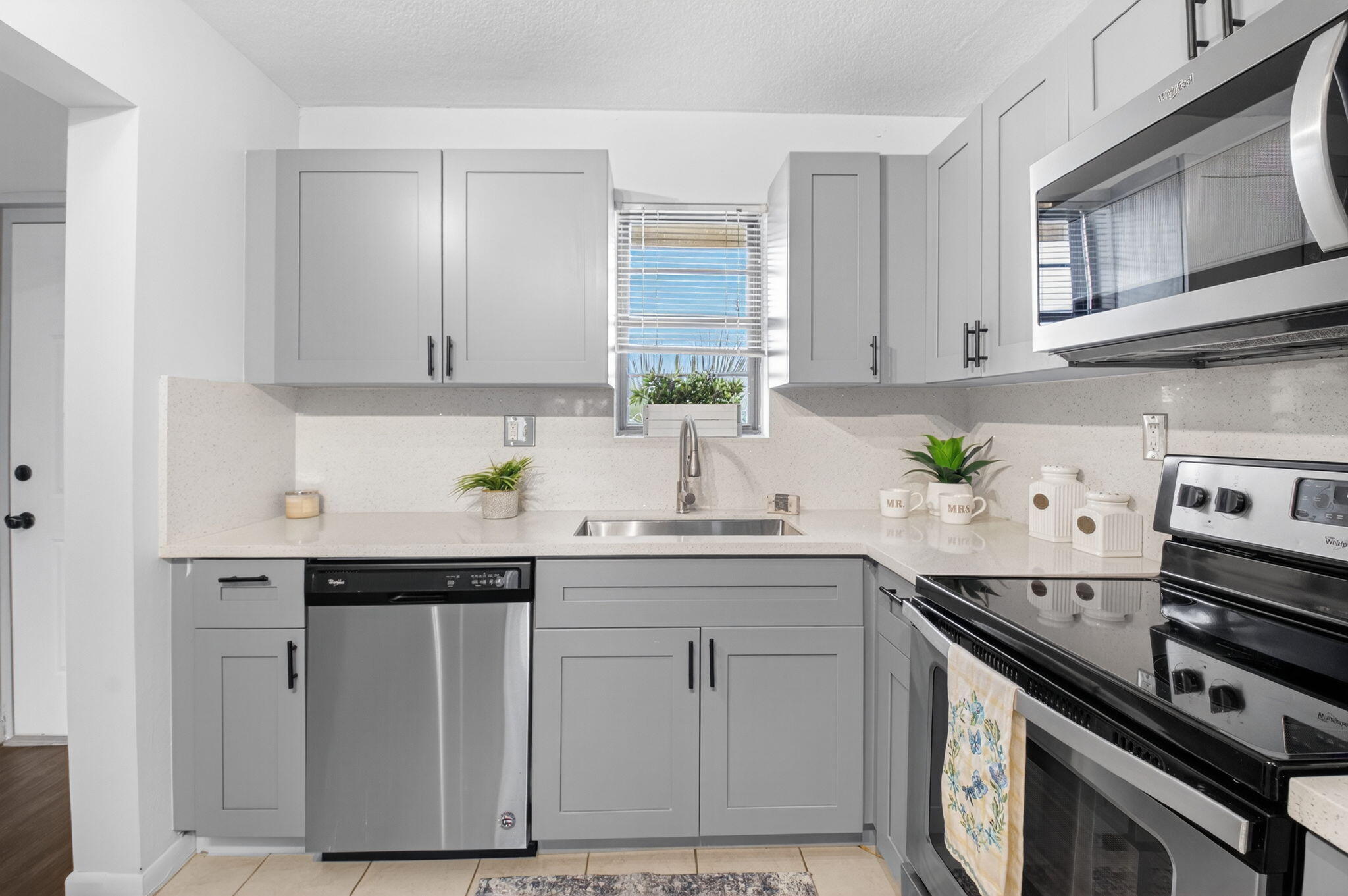 9370 Southwest 8th Street, Unit 410 Boca Raton, FL 33428 - Photo 4 of 28 Renovated Kitchen