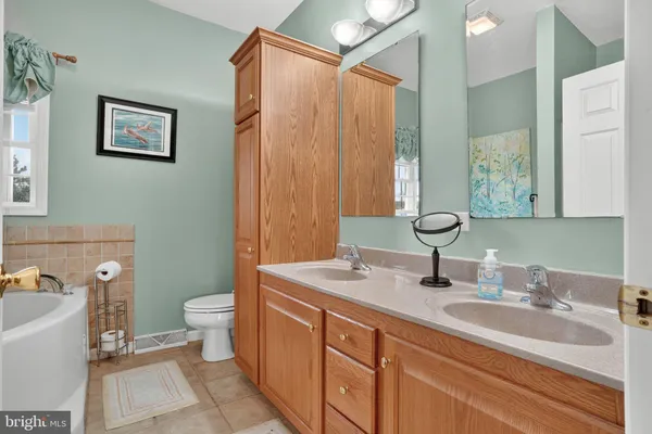 $440,000 | 32237 Clearwater Way, Belle Haven, VA 23306