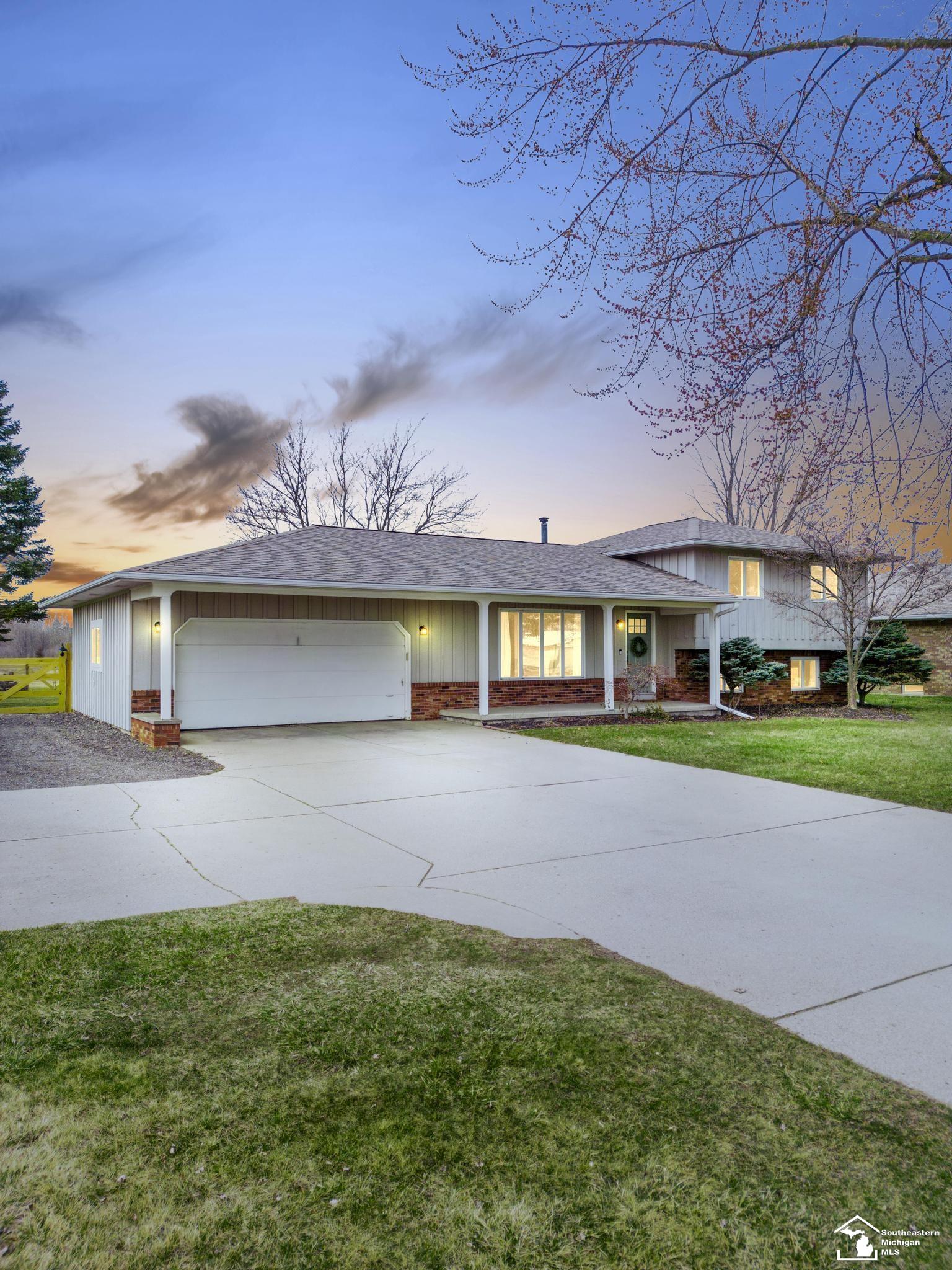 804 South Raisinville Road Monroe, MI 48161 - Photo 1 of 60