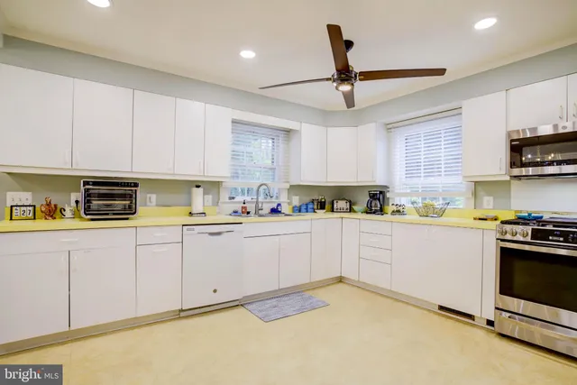 $1,295,000 | 24800 Pealiquor Road, Denton, MD 21629