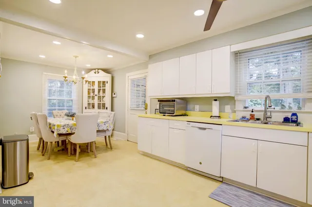 $1,295,000 | 24800 Pealiquor Road, Denton, MD 21629