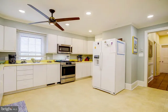 $1,295,000 | 24800 Pealiquor Road, Denton, MD 21629