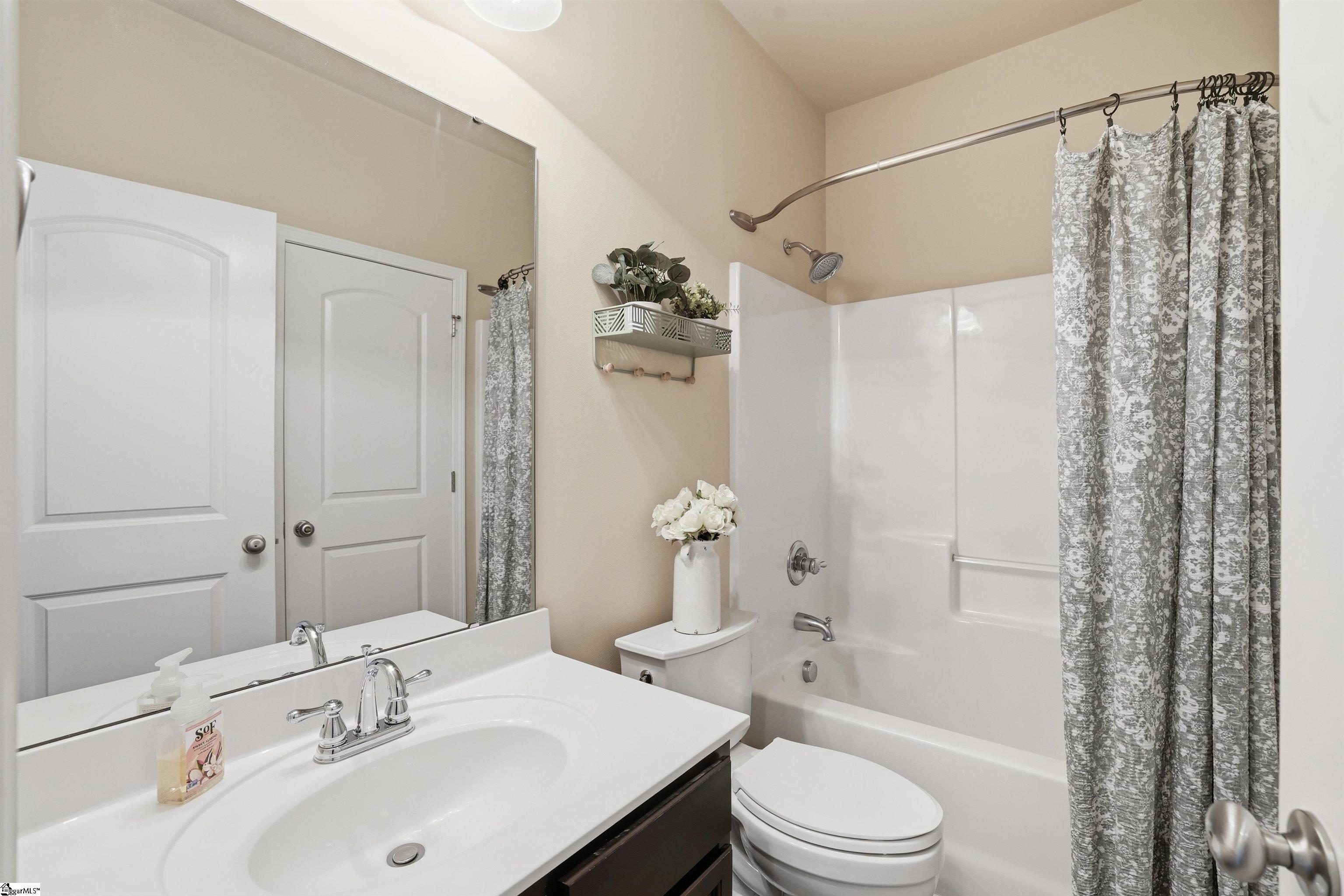 8 Valley Bluff Lane Simpsonville, SC 29680 - Photo 13 of 36