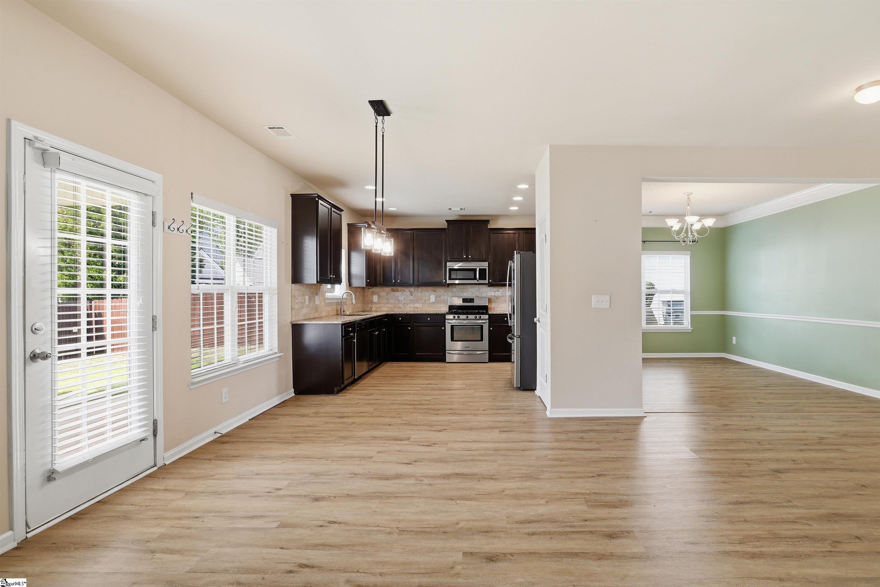 8 Valley Bluff Lane Simpsonville, SC 29680 - Photo 6 of 36