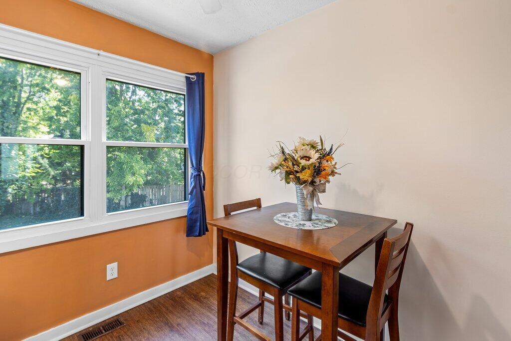 372 Edinburgh Road Dublin, OH 43017 - Photo 16 of 30 372 Edinburgh Road-16.jpg-SMALL