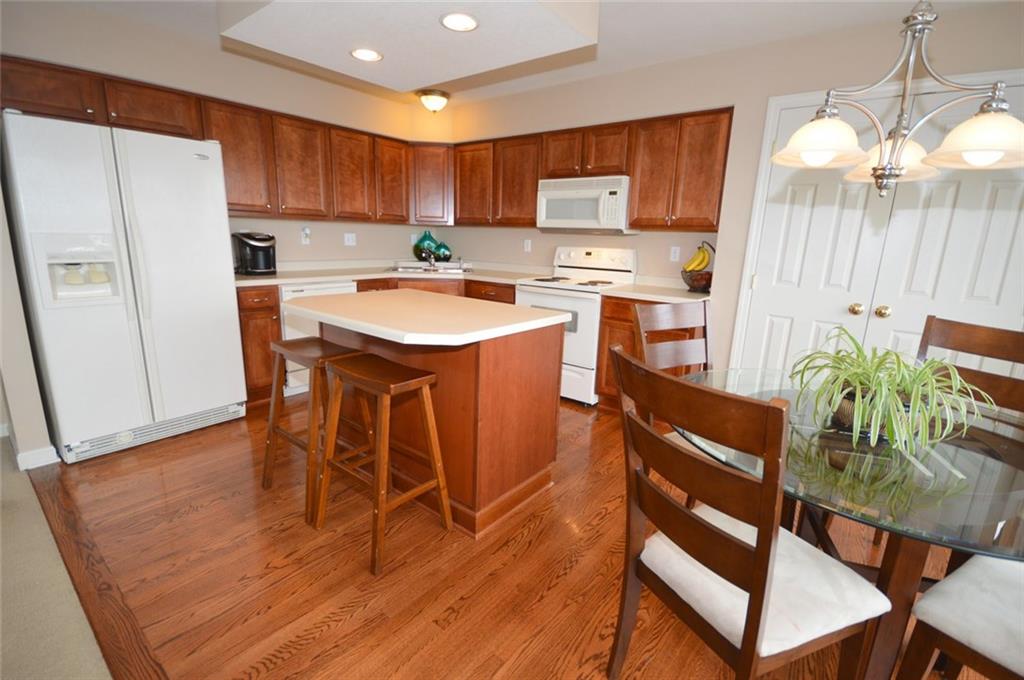 62 Castle View Drive McKees Rocks, PA 15136 - Photo 10 of 22 Kitchen - Imagine yourself cooking your meals here in this light and bright kitchen! It would certainly be a treat!