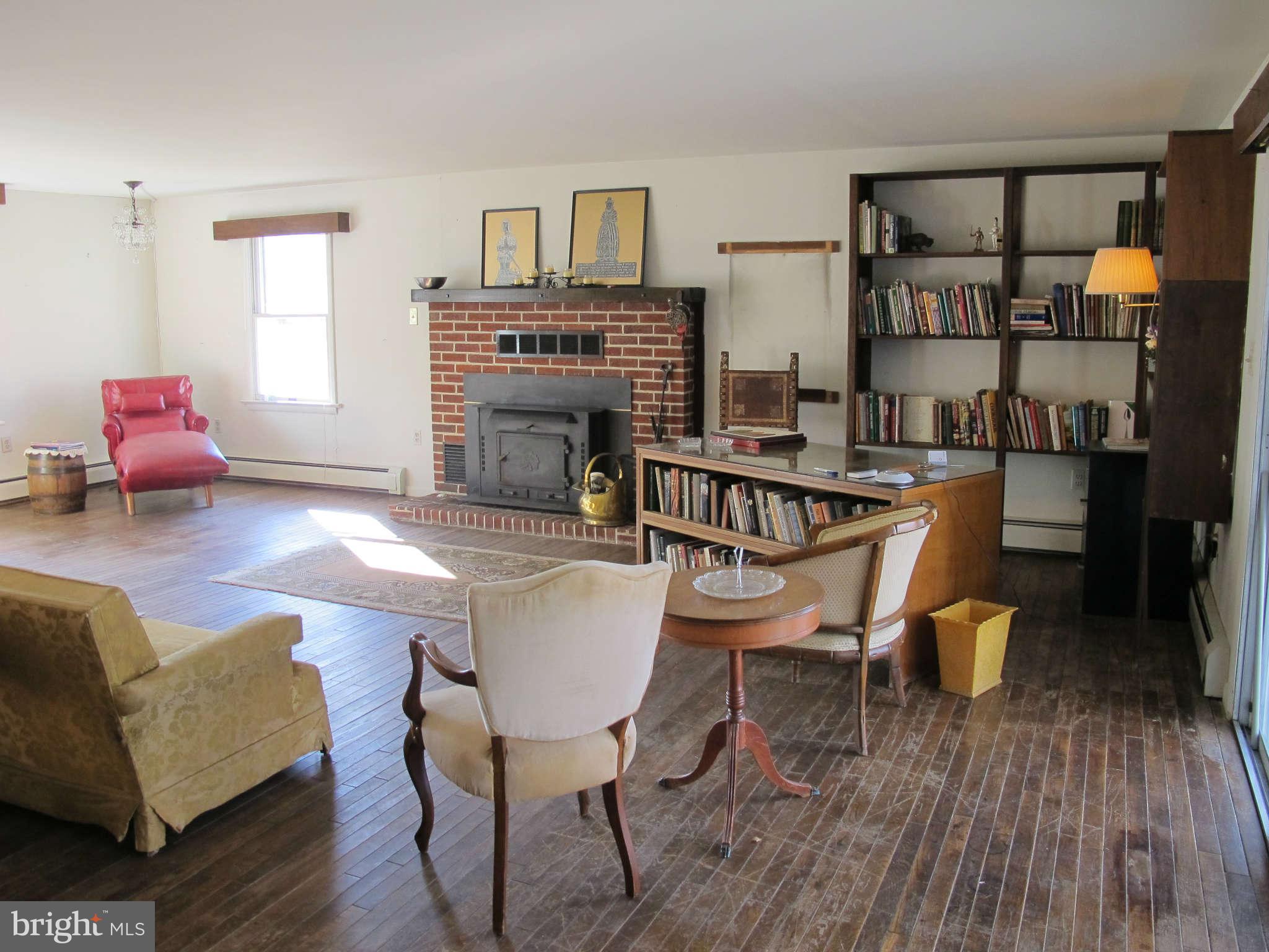 7459 Kennedy Road Nokesville, VA 20181 - Photo 27 of 30 Living Room