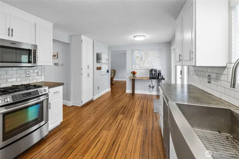 $569,999 | 9706 164th Street East, Puyallup, WA 98375