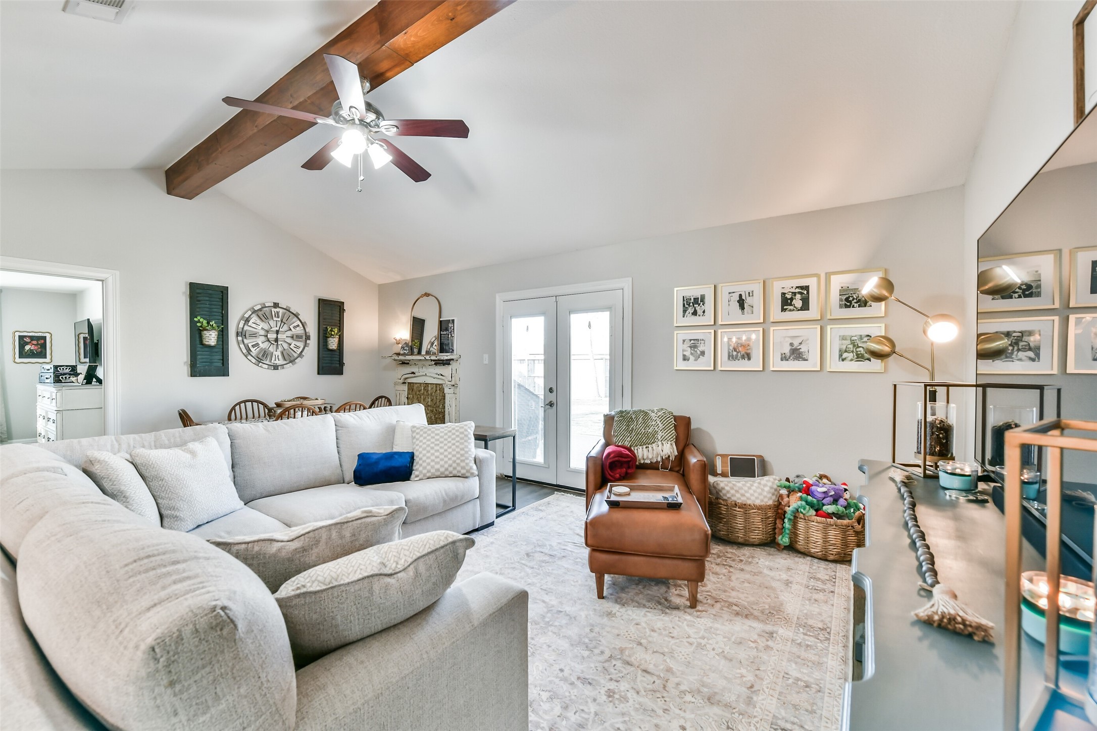 5421 Bramble Lane Dickinson, TX 77539 - Photo 4 of 26 a living room with furniture and a view of bedroom