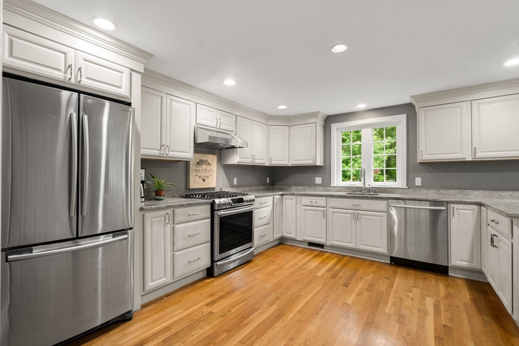 26 Peckham Hill Road Sherborn, MA 01770 - Photo 10 of 33