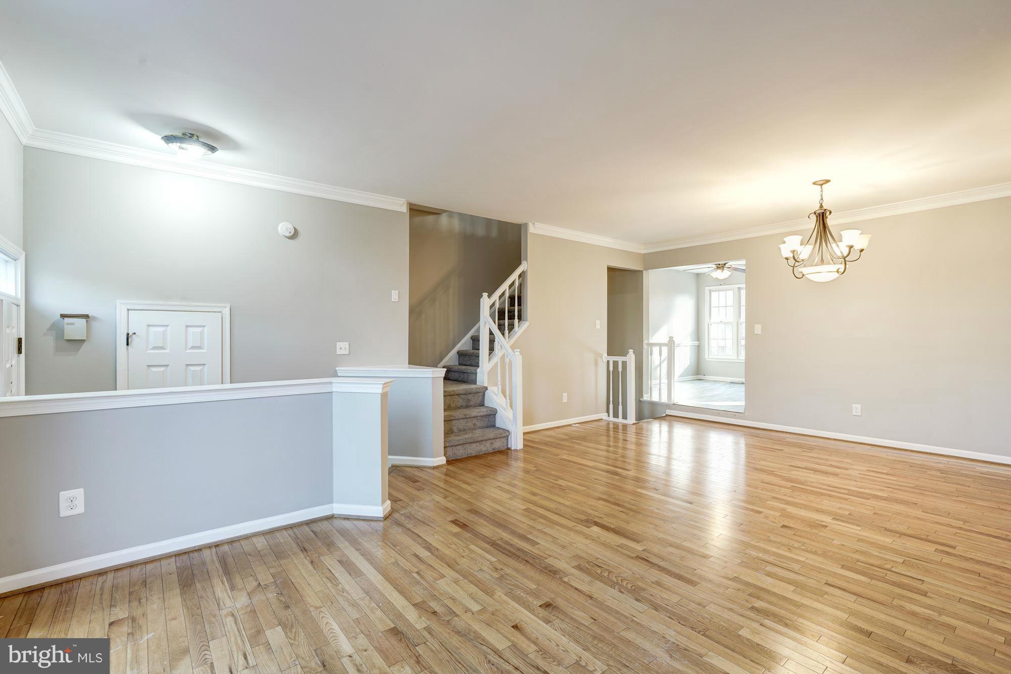 46917 Rabbitrun Terrace Sterling, VA 20164 - Photo 2 of 29 Living Room