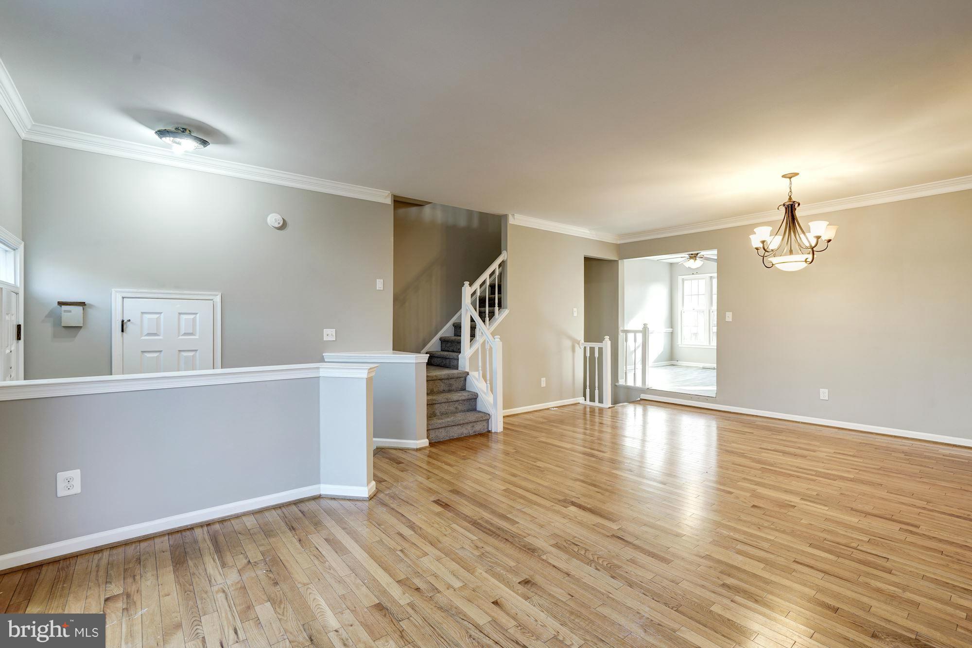 46917 Rabbitrun Terrace Sterling, VA 20164 - Photo 3 of 29 Living Room
