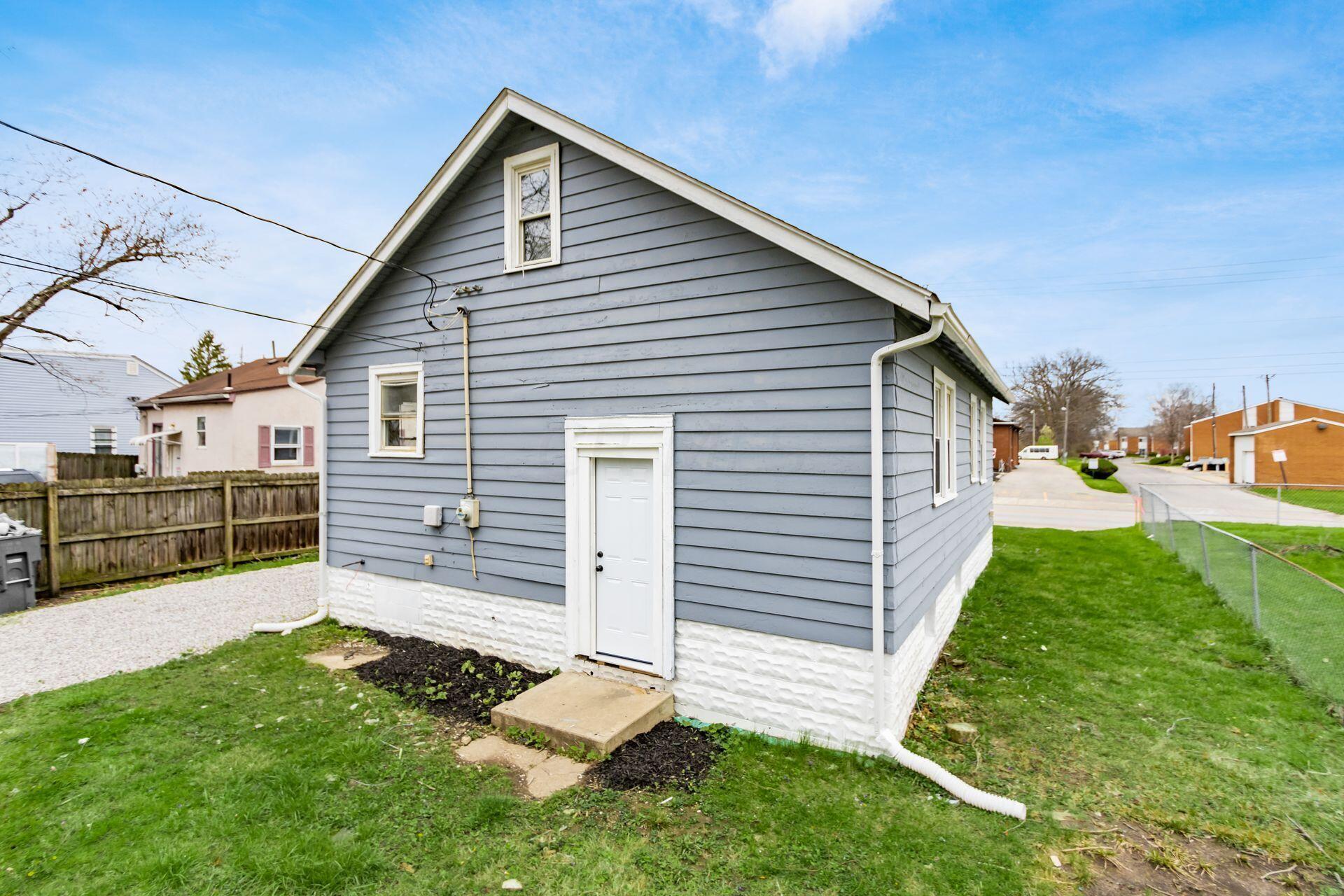 2113 Agler Road Columbus, OH 43211 - Photo 34 of 37 033_2_E 2113 Agler Rd-086 (1)