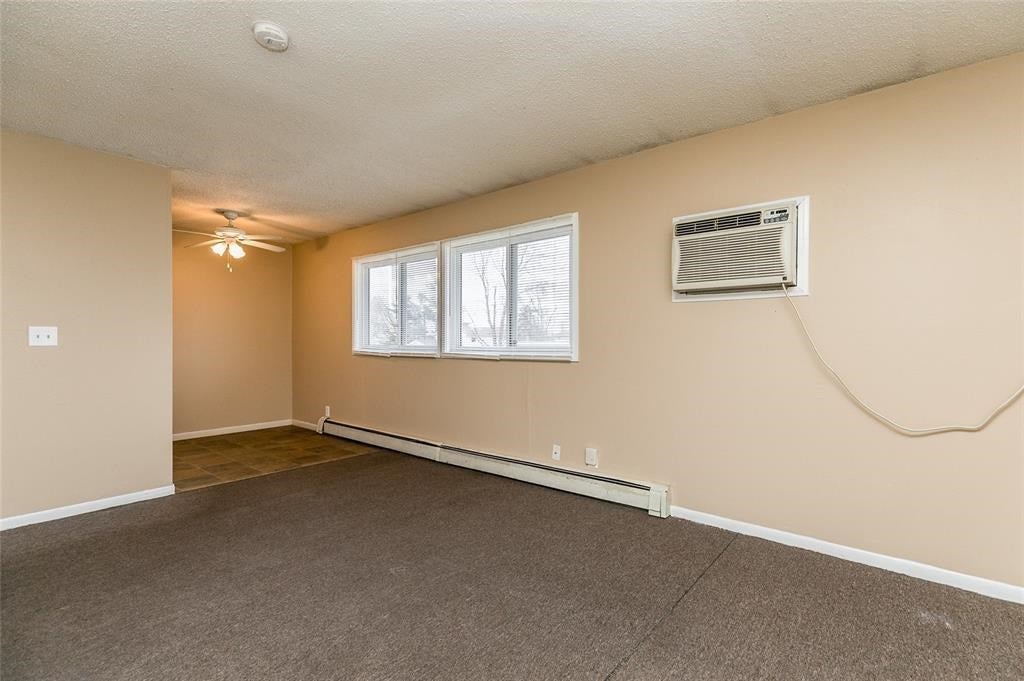 325 Clymer Road Hiawatha, IA 52233 - Photo 6 of 12 Gallery Image 6