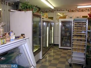 1114 Mount Laurel Road Temple, PA 19560 - Photo 5 of 12 Gallery Image 5