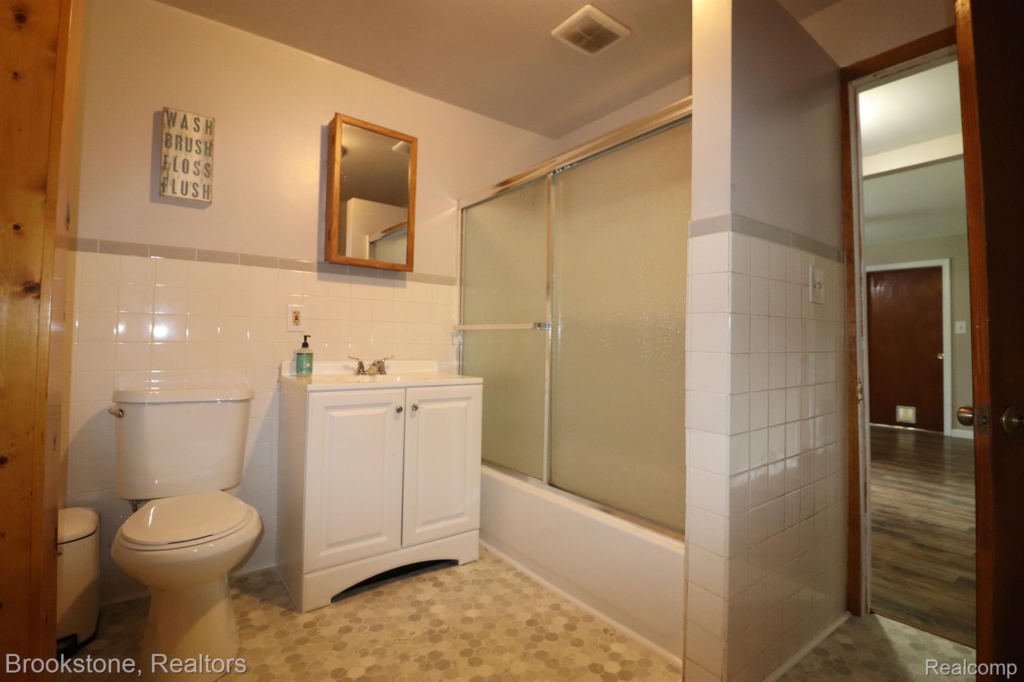 7460 Textile Road Ypsilanti, MI 48197 - Photo 23 of 36 main bath