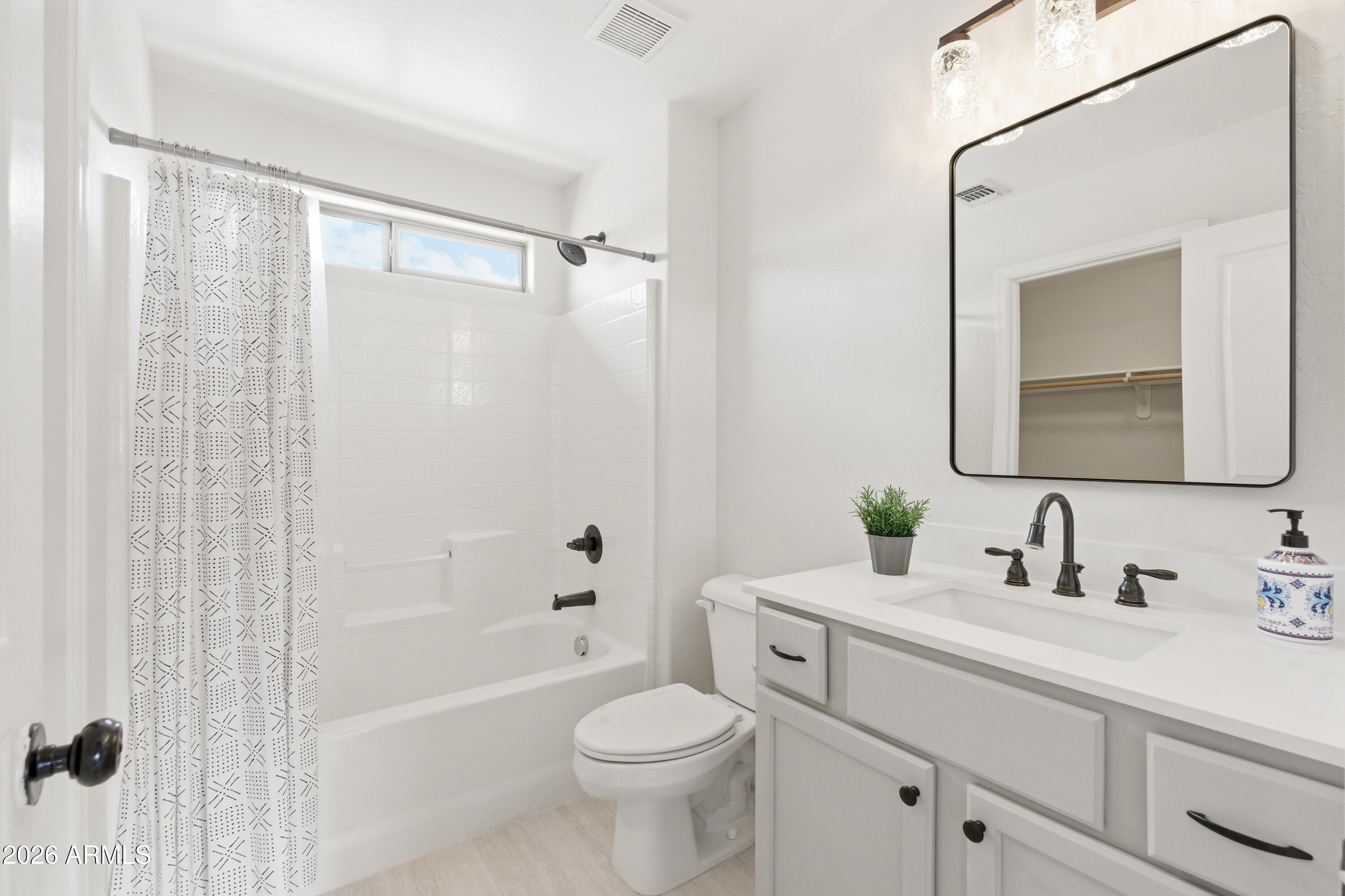 3927 South Rim Road Gilbert, AZ 85297 - Photo 5 of 45 4i