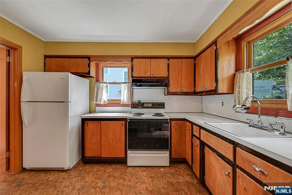 725 Millbrook Road River Edge, NJ 07661 - Photo 11 of 21 Gallery Image 11