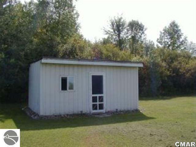 5753 West Adams Road Alma, MI 48801 - Photo 9 of 10 1767902-8.JPG