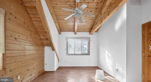 a view of entryway with a front door