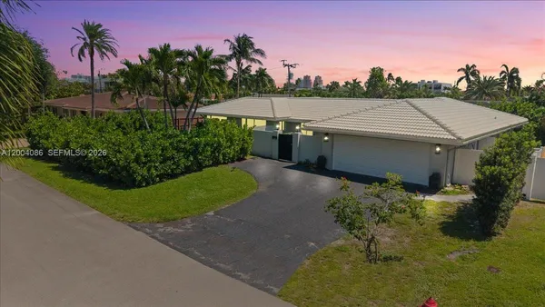 $1,300,000 | 2632 Northeast 35th Street, Fort Lauderdale, FL 33306