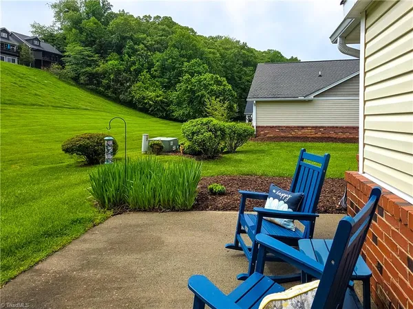 $330,000 | 107 Plantation Pl Lane, Mount Airy, NC 27030