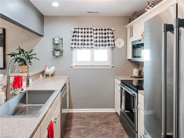 $330,000 | 107 Plantation Pl Lane, Mount Airy, NC 27030