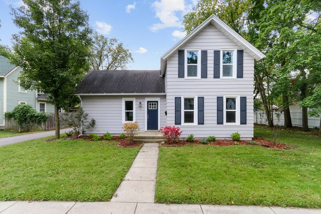 938 George Street, Lake Geneva, WI 53147