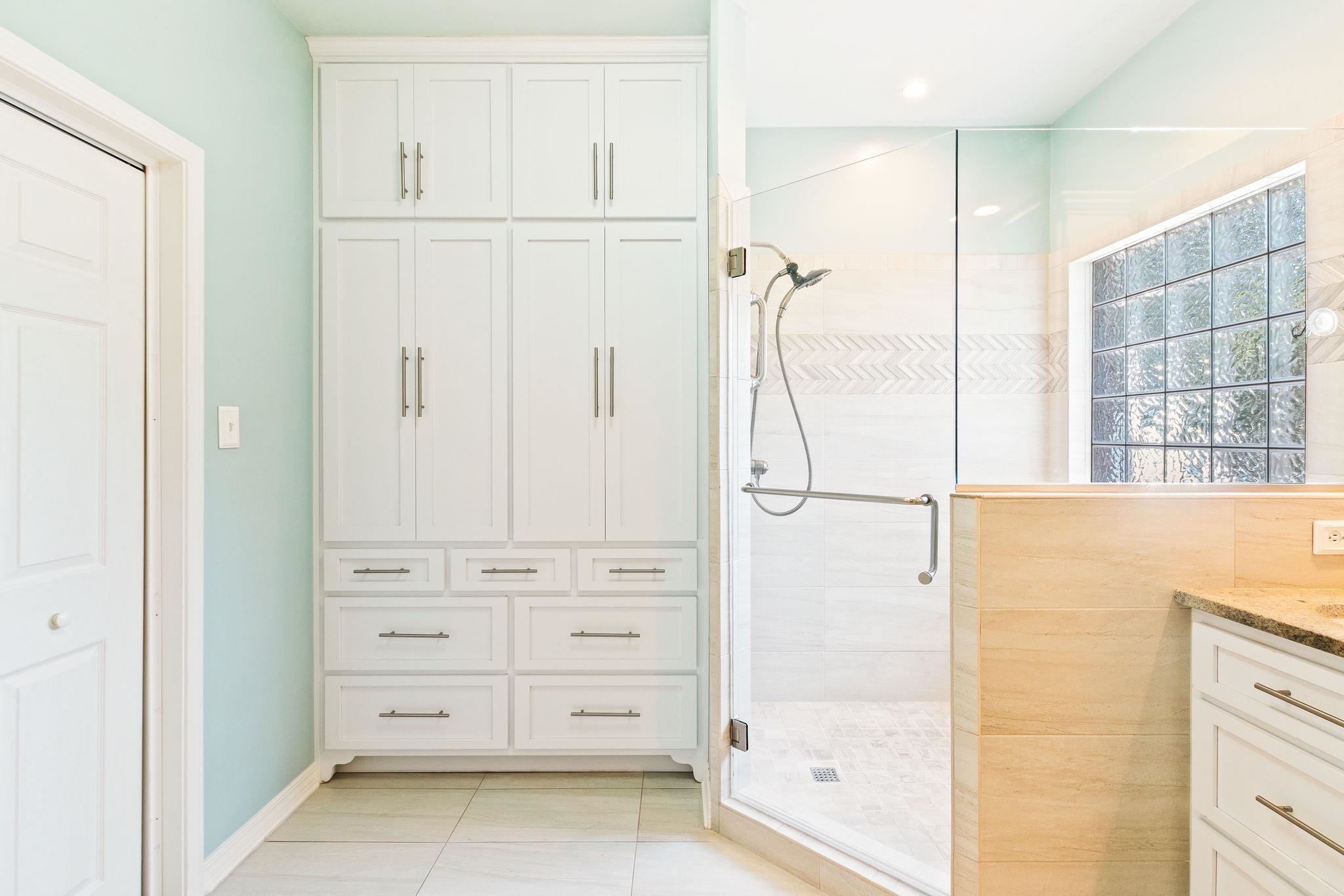 8431 Forest Drive Foley, AL 36535 - Photo 13 of 36 Master Bathroom