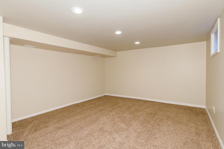 8706 Jenifer Road Baltimore, MD 21234 - Photo 15 of 27 Family Room