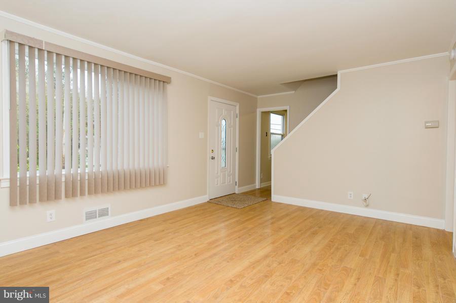8706 Jenifer Road Baltimore, MD 21234 - Photo 3 of 27 Living Room