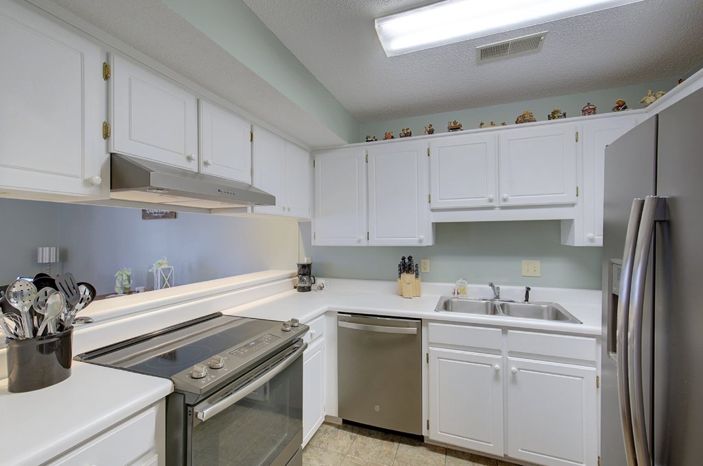 110 Timberwood Road Greenwood, SC 29646 - Photo 9 of 18 Gallery Image 9