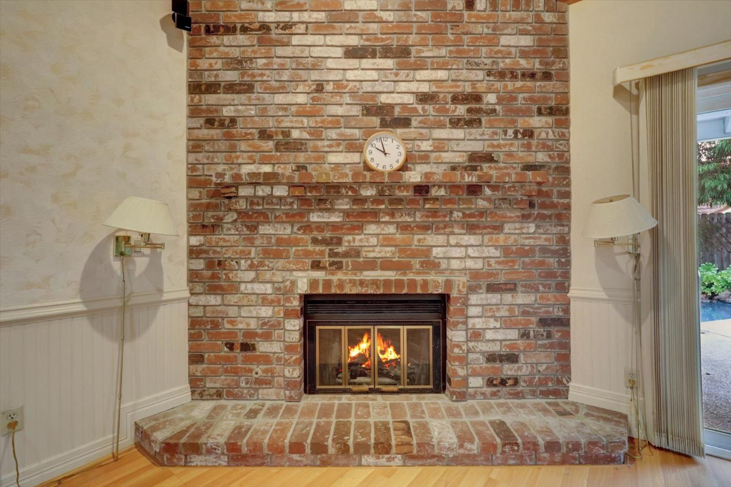 5316 Engle Road Carmichael, CA 95608 - Photo 16 of 47 a room with a fireplace