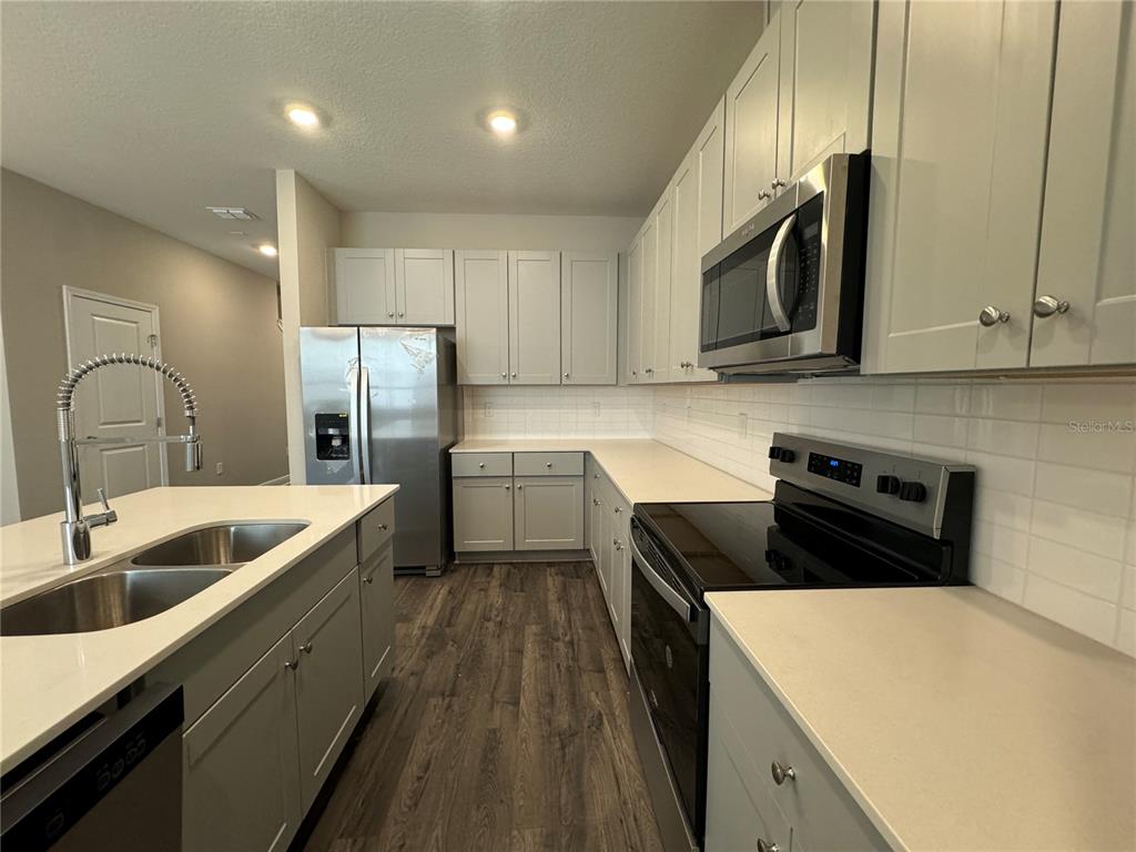 16362 Hamlin Hills Road Winter Garden, FL 34787 - Photo 4 of 31